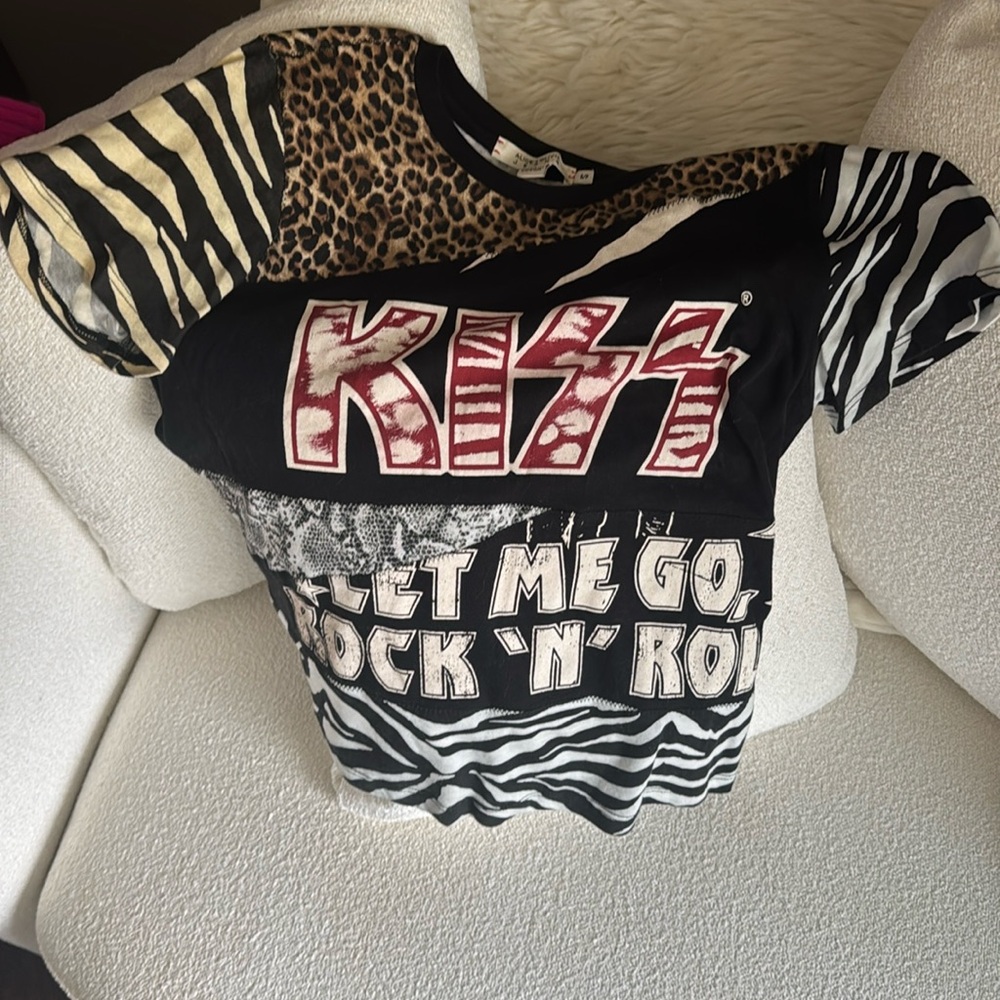 Alice and Olivia Kiss T shirt worn once